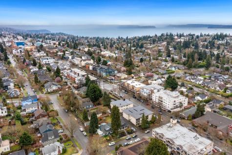 4207 SW Manning Street Seattle WA 98116