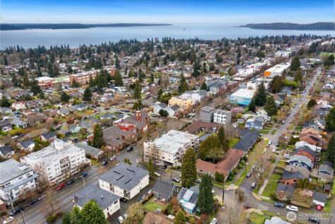 4207 SW Manning Street Seattle WA 98116