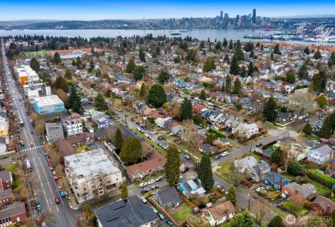 4207 SW Manning Street Seattle WA 98116