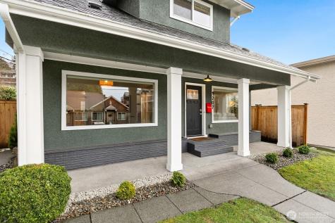 4207 SW Manning Street Seattle WA 98116