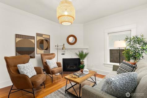 4207 SW Manning Street Seattle WA 98116