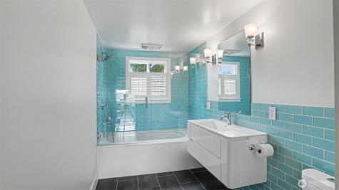 5958 35th Avenue SW Seattle WA 98126