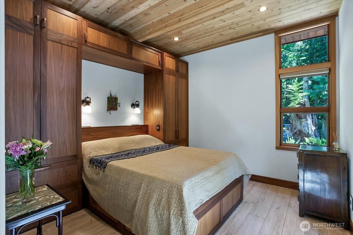 1103 E Ludlow Ridge Road Port Ludlow WA 98365