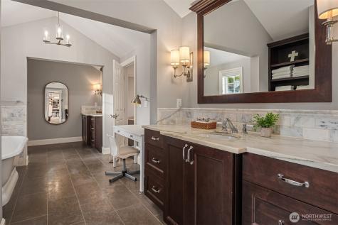 2242 79th Avenue NE Medina WA 98039