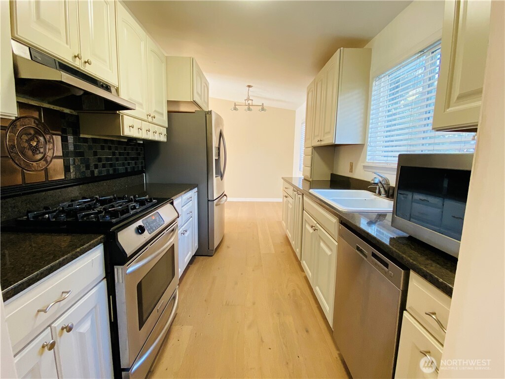 10231 NE 24th Street Bellevue WA 98004