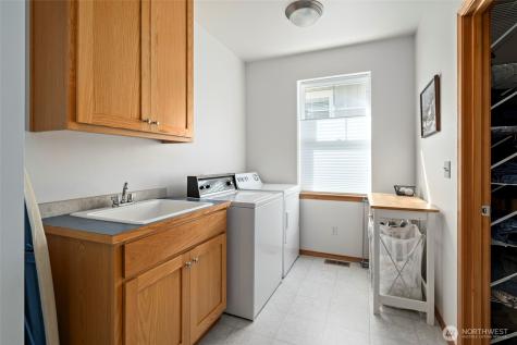 1531 SW Vanguard Street Oak Harbor WA 98277