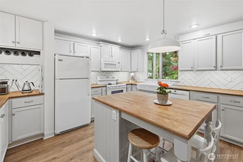 8613 Foster Grove Court NE Bremerton WA 98311