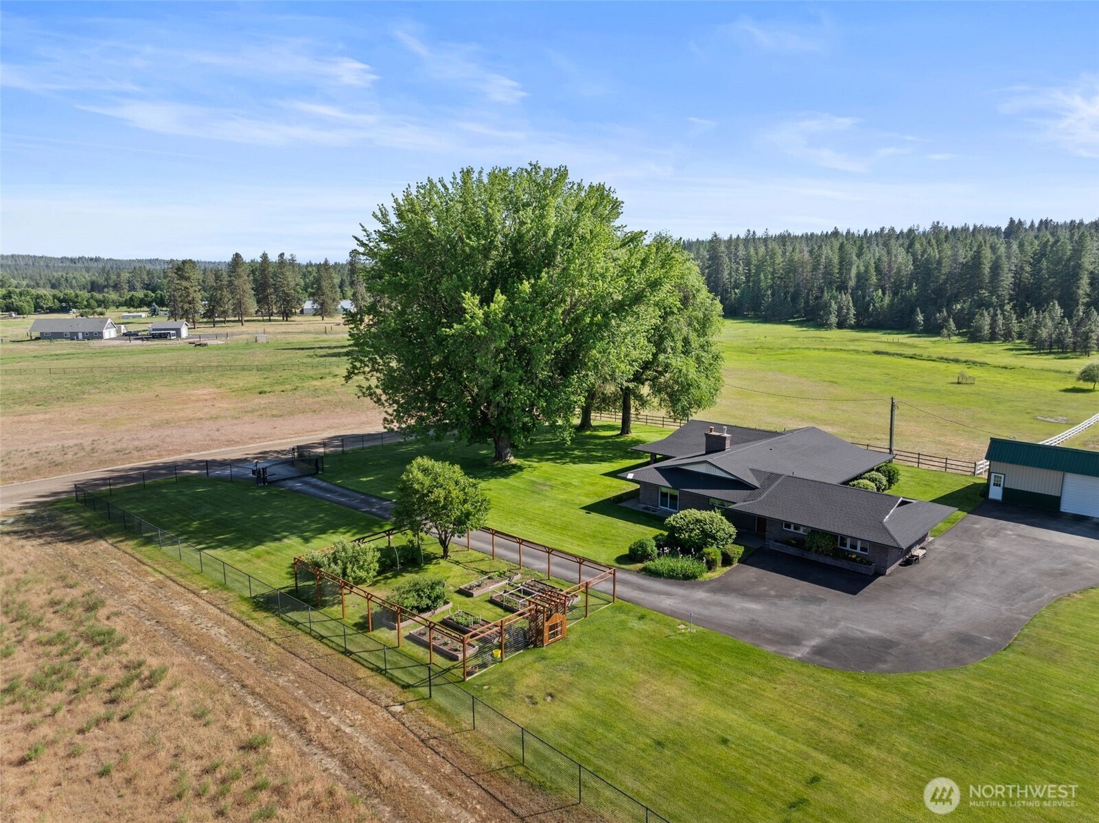 24415 N Crescent Road Chattaroy WA 99003
