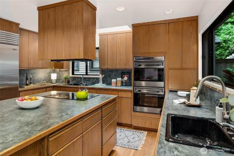 1259 23rd Avenue E Seattle WA 98112