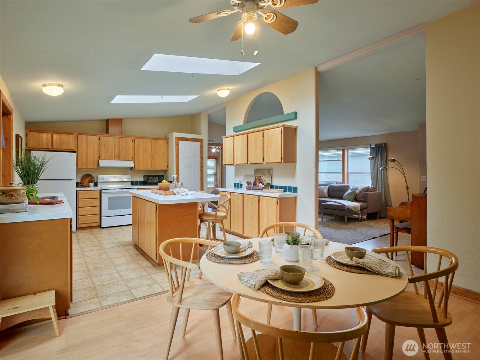 1835 Heartwood Woodland WA 98674