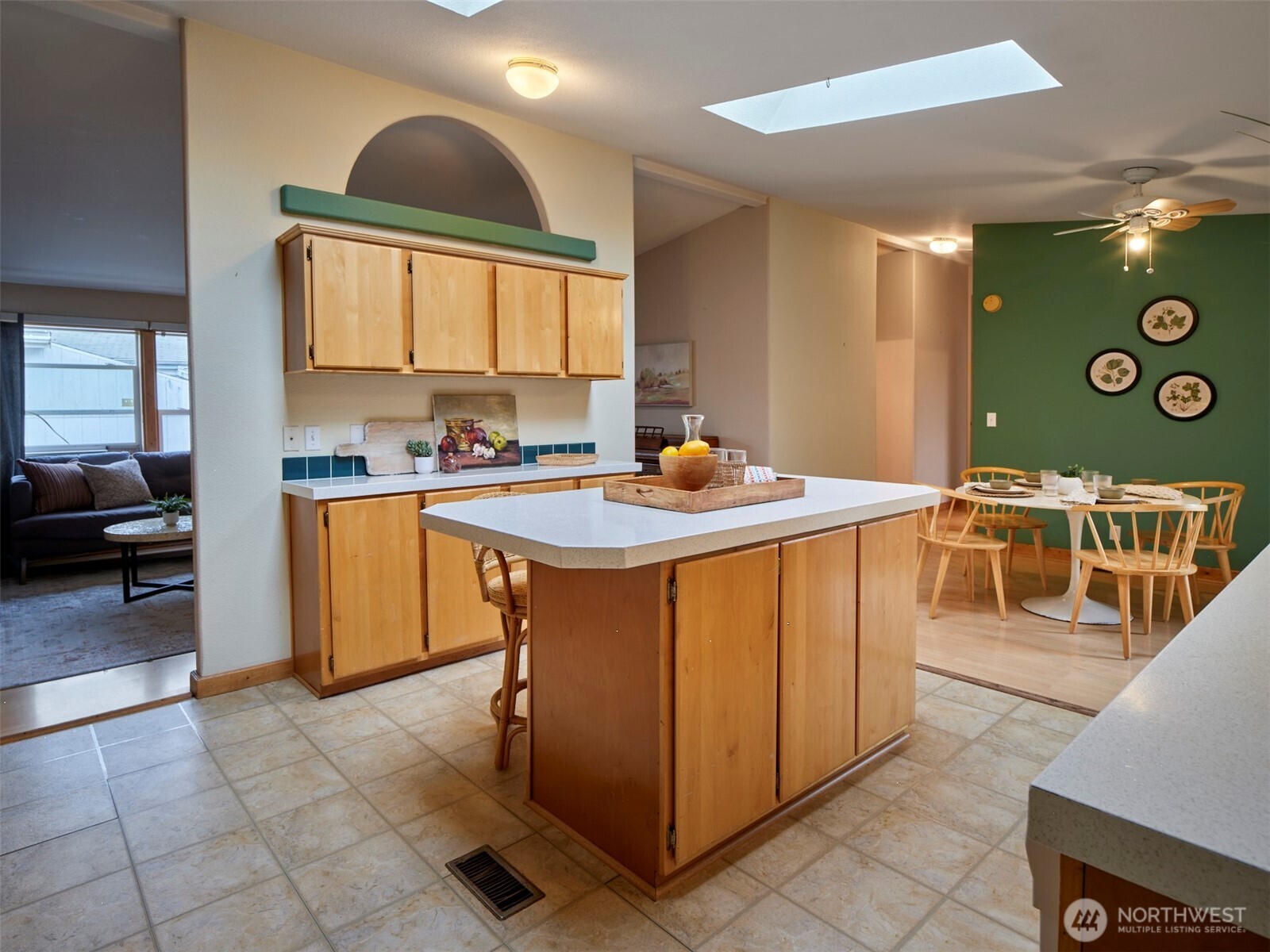 1835 Heartwood Woodland WA 98674
