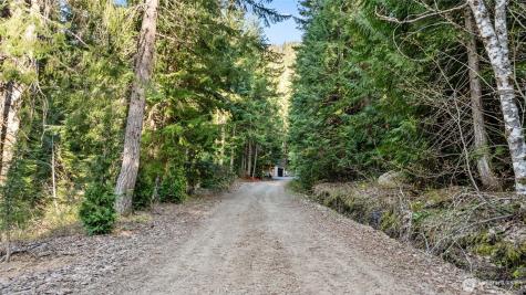 2982 Kachess Lake Road Easton WA 98925