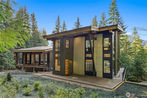 2982 Kachess Lake Road Easton WA 98925