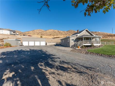 4614 SE Colockum View Drive Rock Island WA 98850