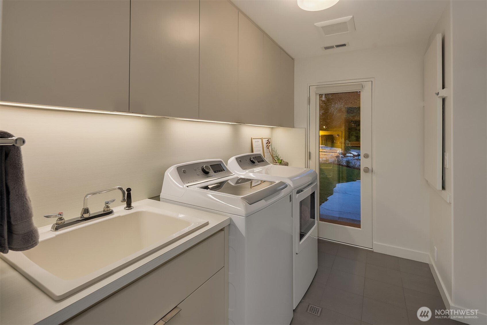 1206 NW Culbertson Drive Seattle WA 98177
