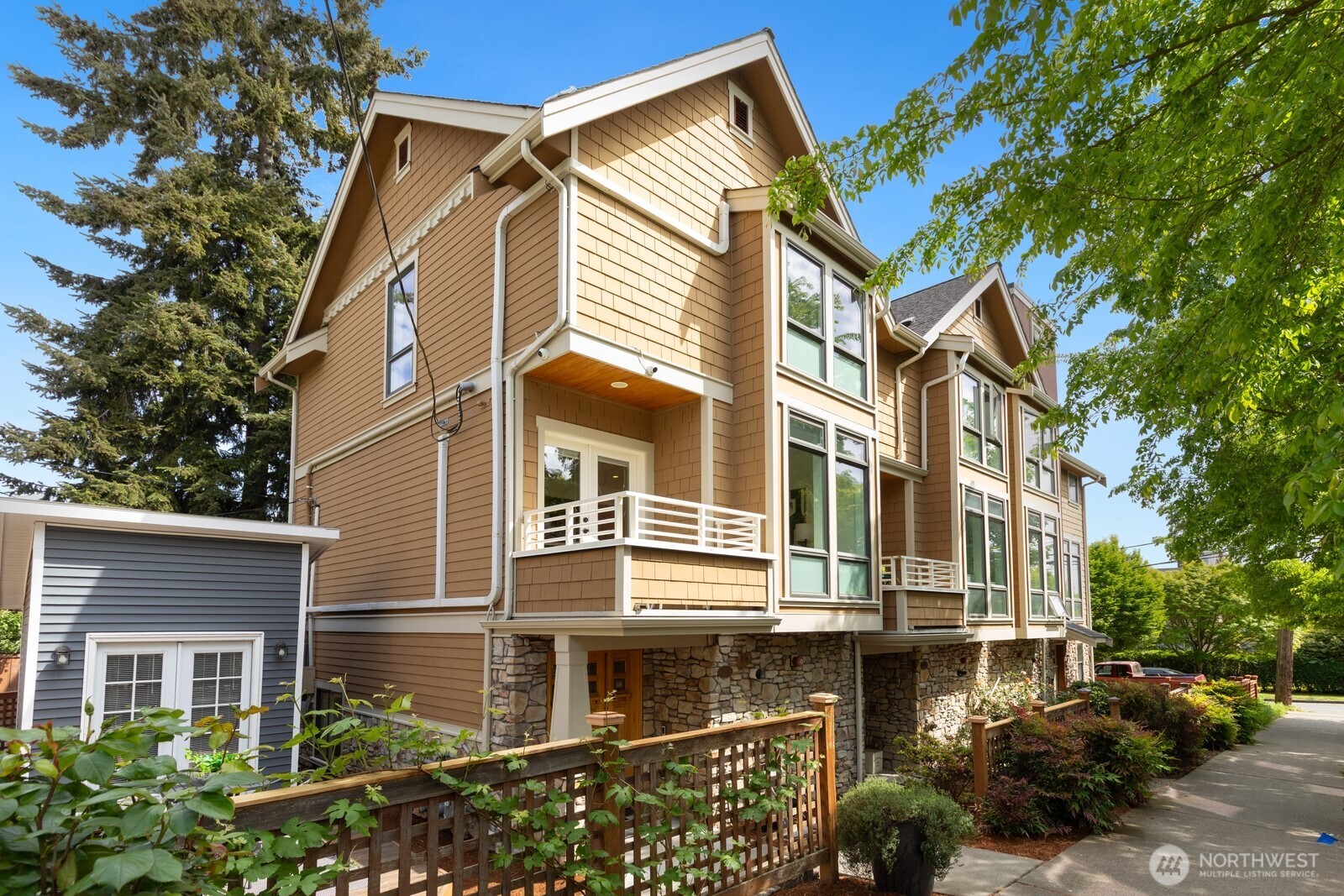 4208 Linden Avenue N Seattle WA 98103