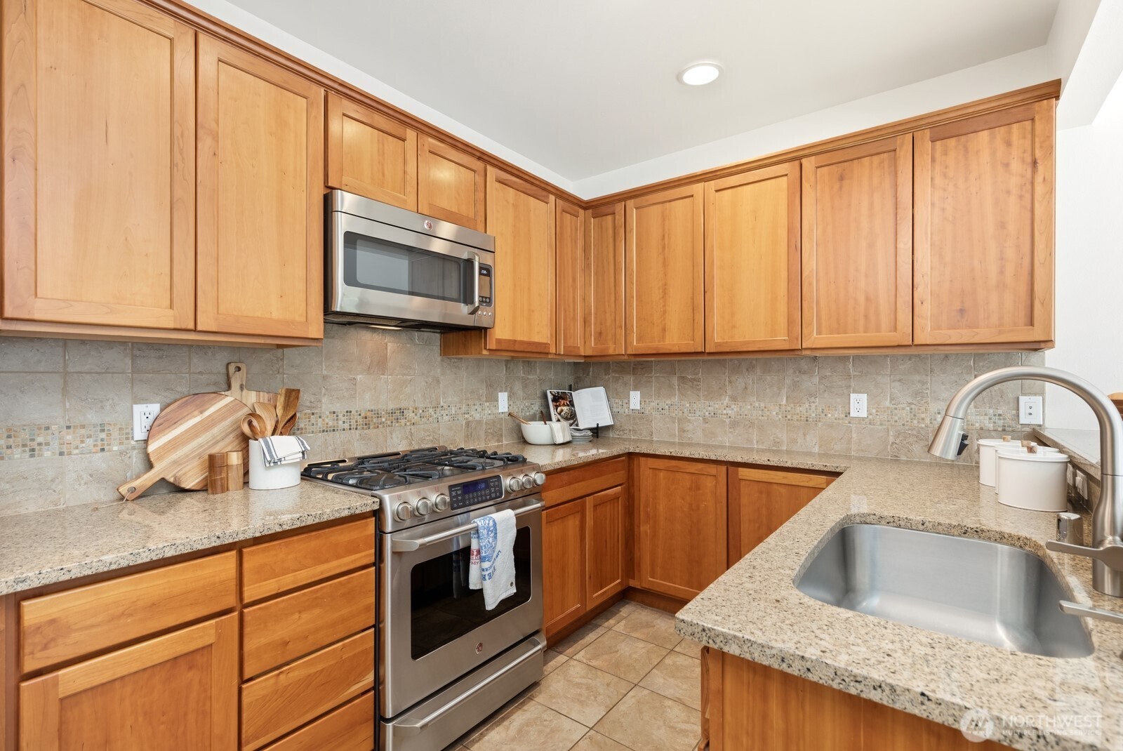 4208 Linden Avenue N Seattle WA 98103