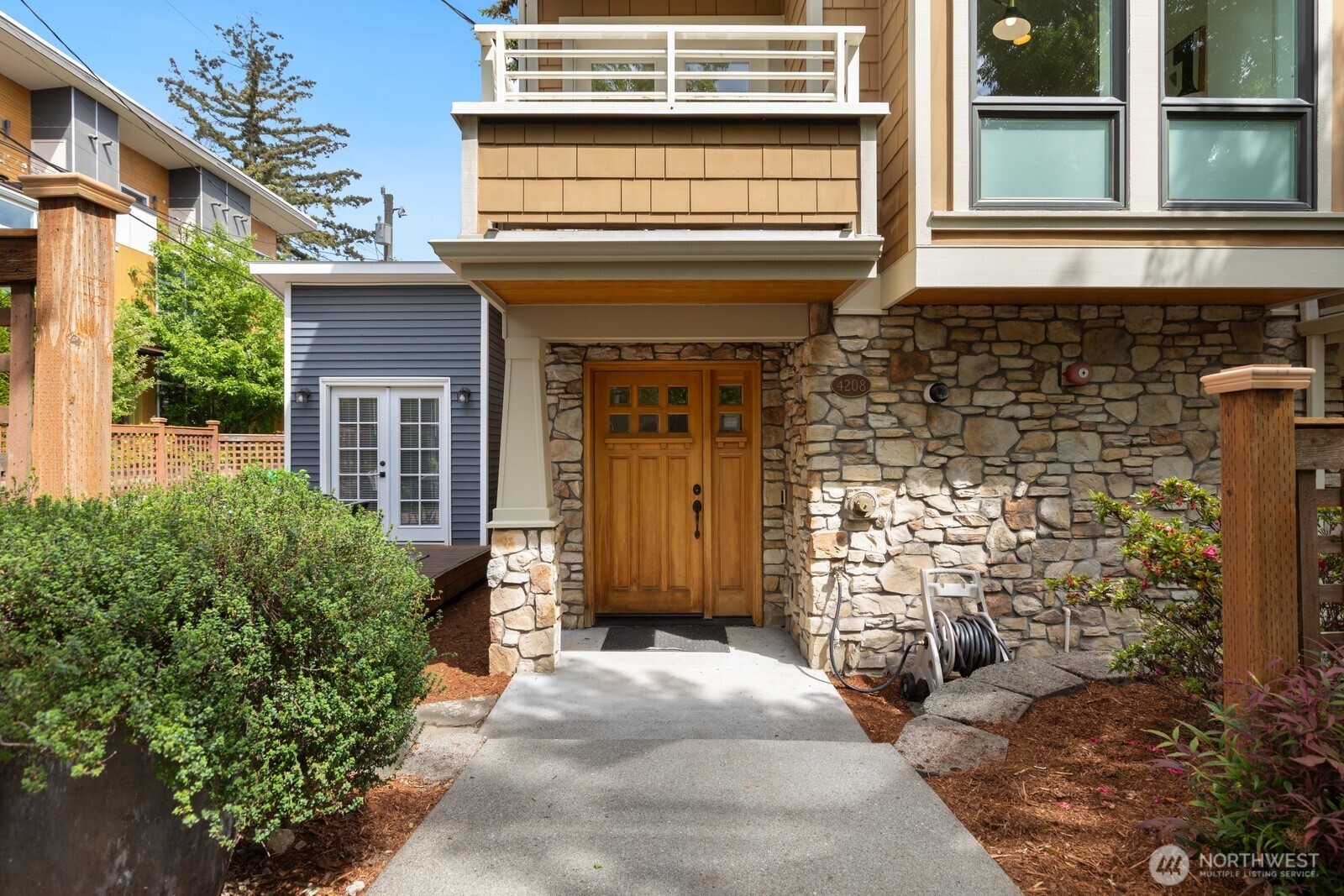 4208 Linden Avenue N Seattle WA 98103
