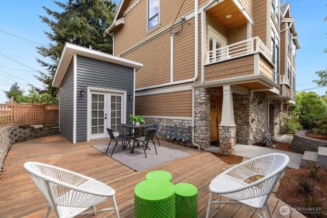 4208 Linden Avenue N Seattle WA 98103