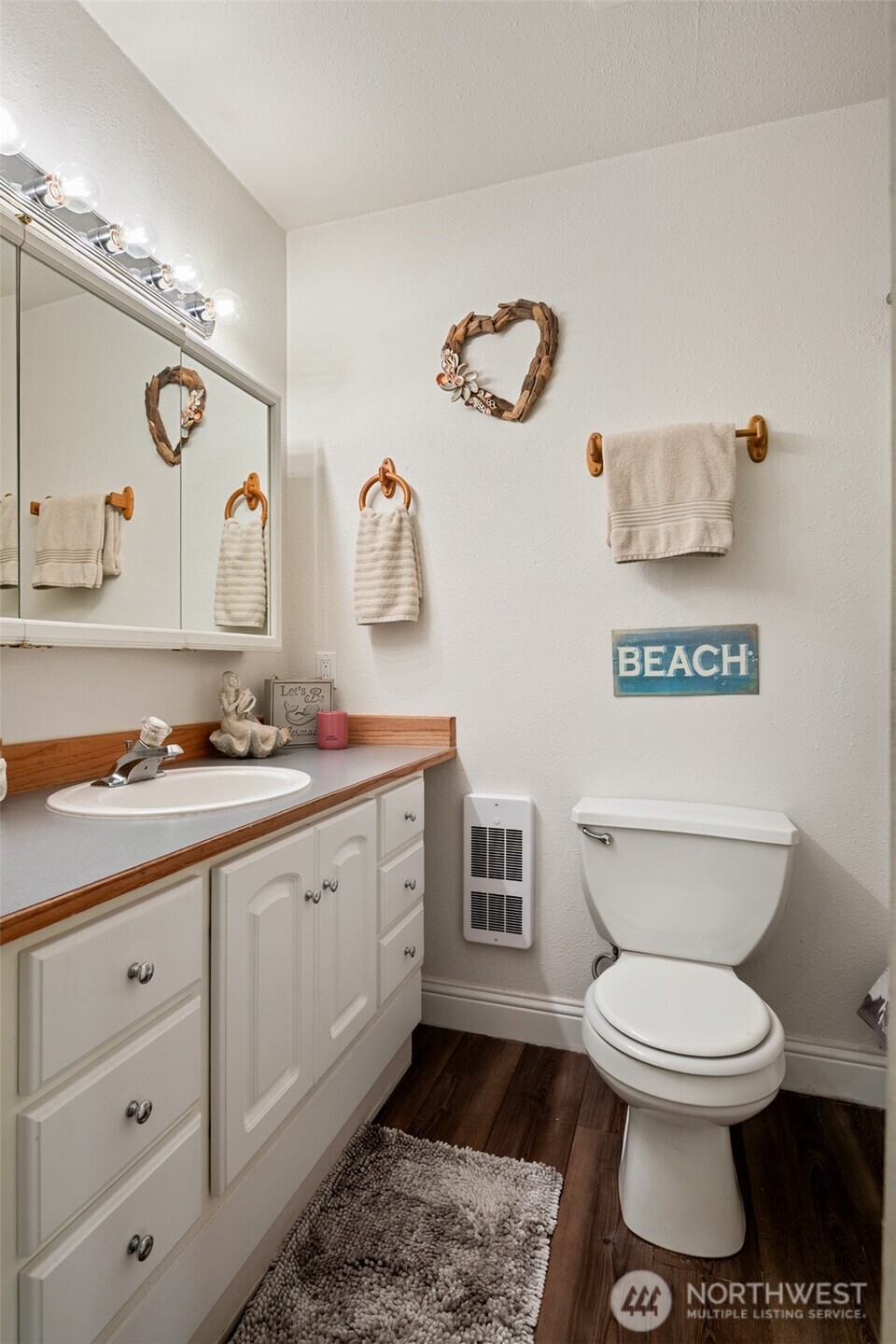 654 Woodland Loop NE Ocean Shores WA 98569