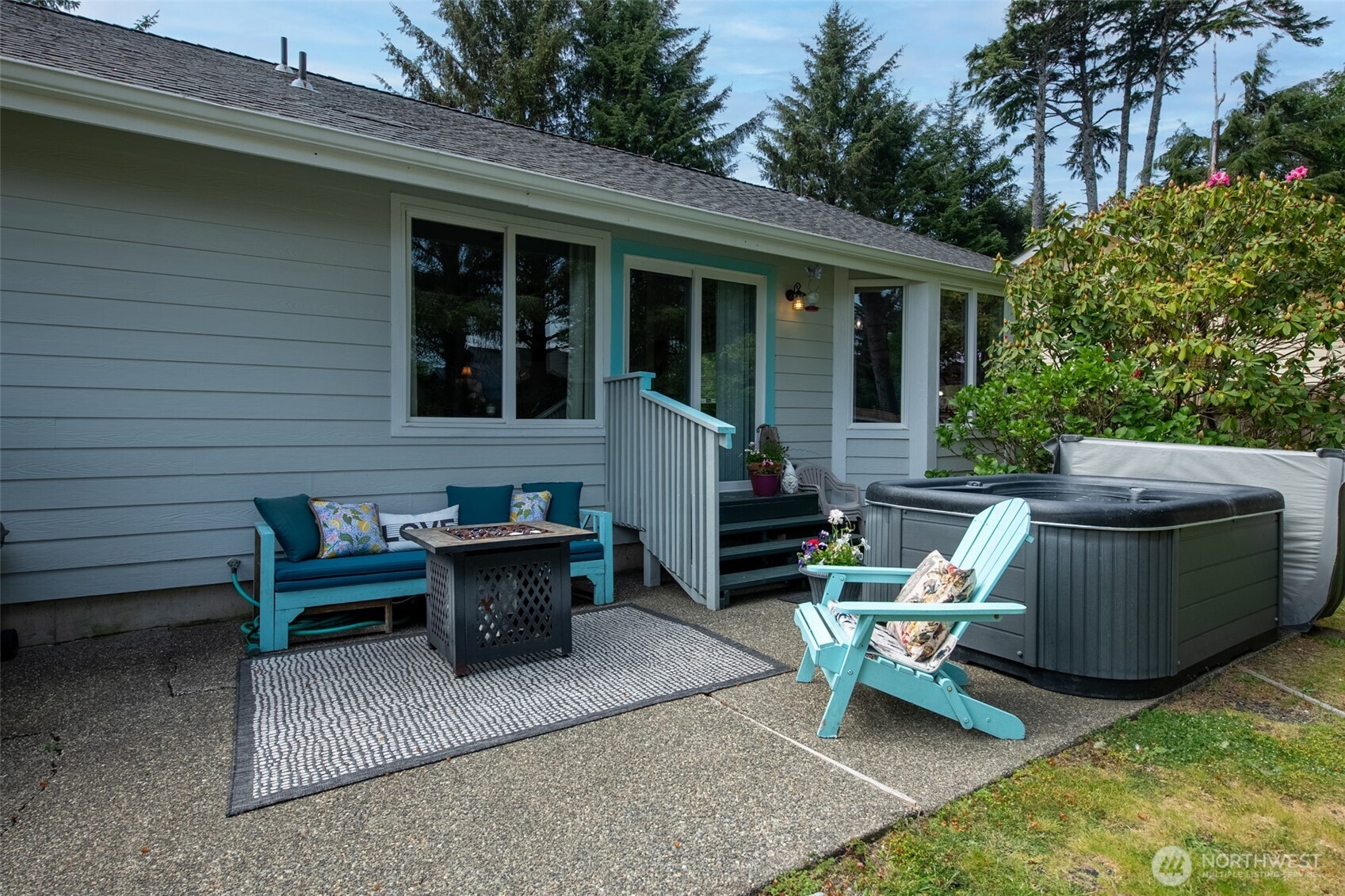654 Woodland Loop NE Ocean Shores WA 98569
