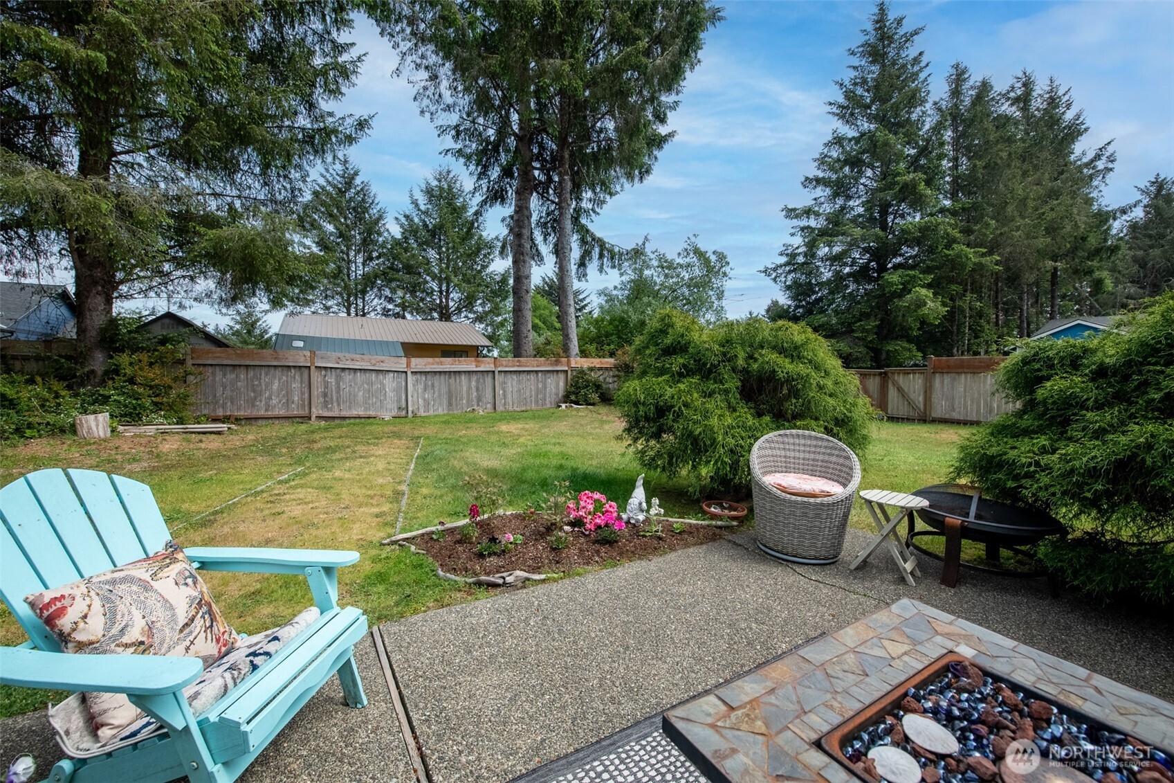 654 Woodland Loop NE Ocean Shores WA 98569