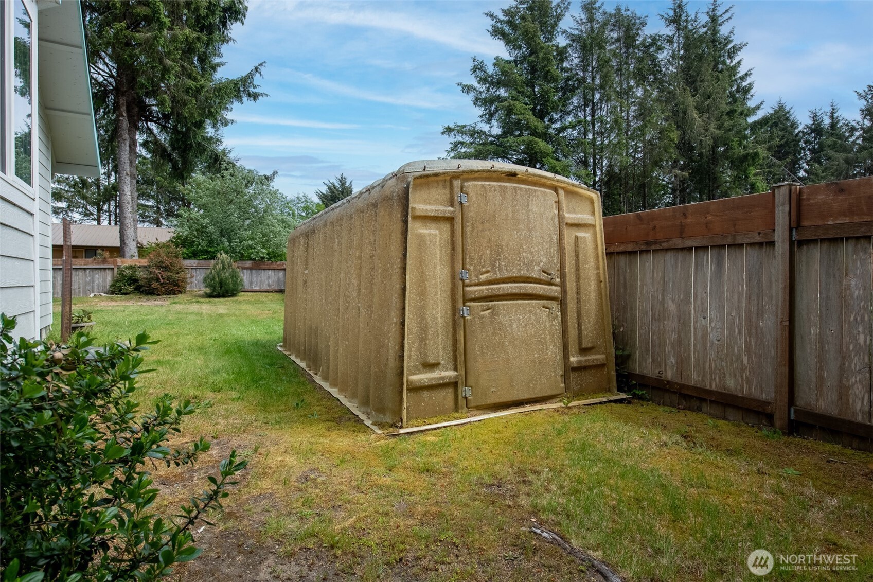 654 Woodland Loop NE Ocean Shores WA 98569