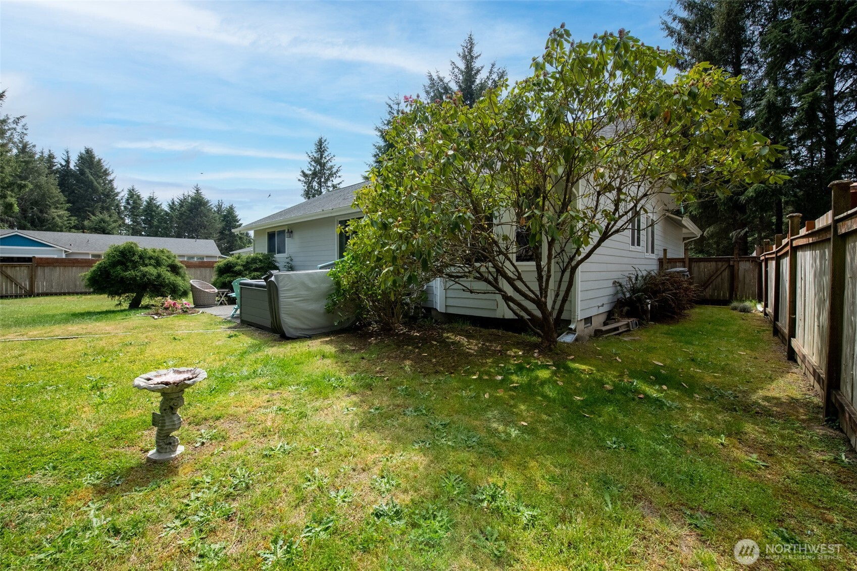 654 Woodland Loop NE Ocean Shores WA 98569