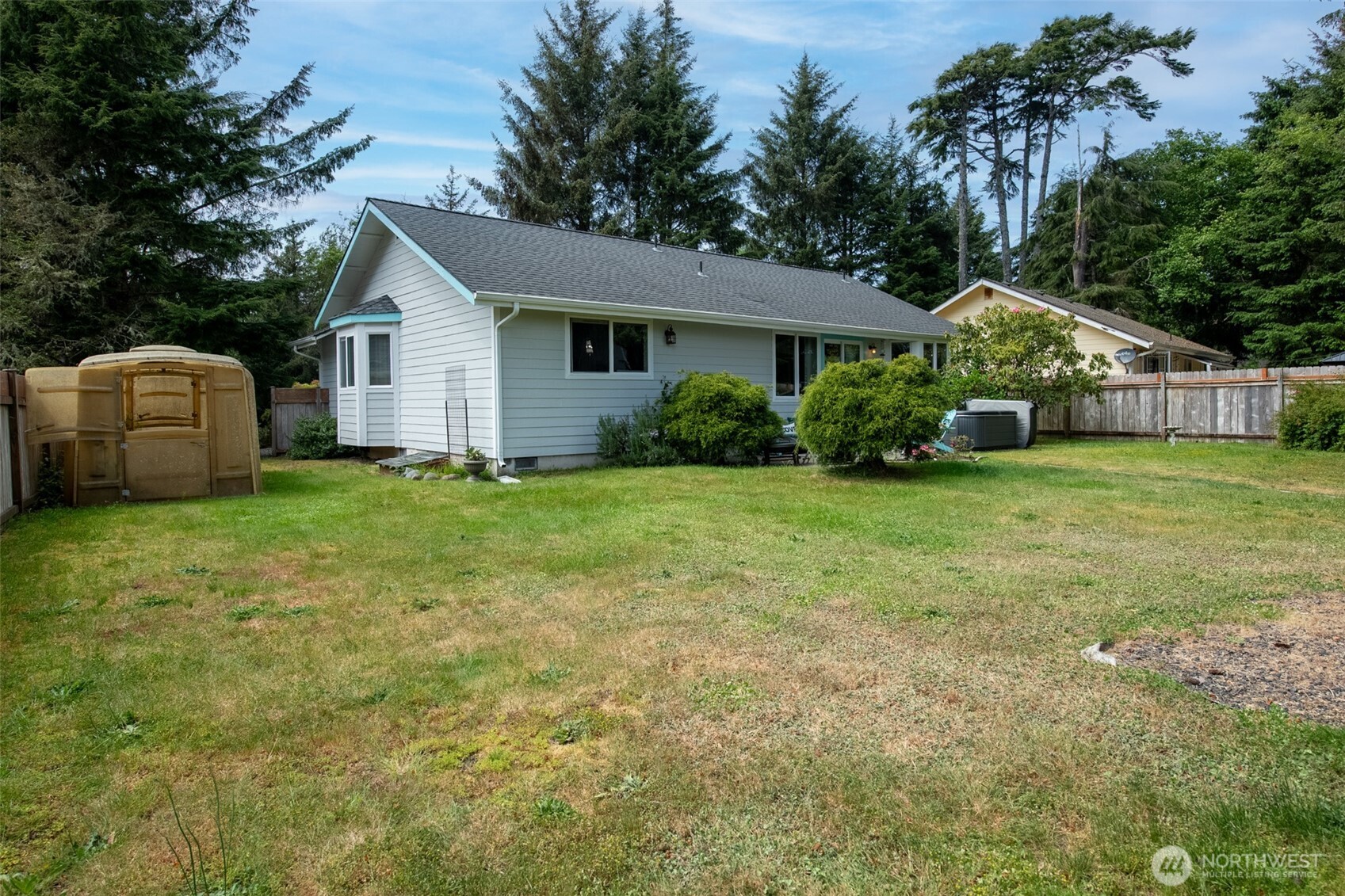 654 Woodland Loop NE Ocean Shores WA 98569