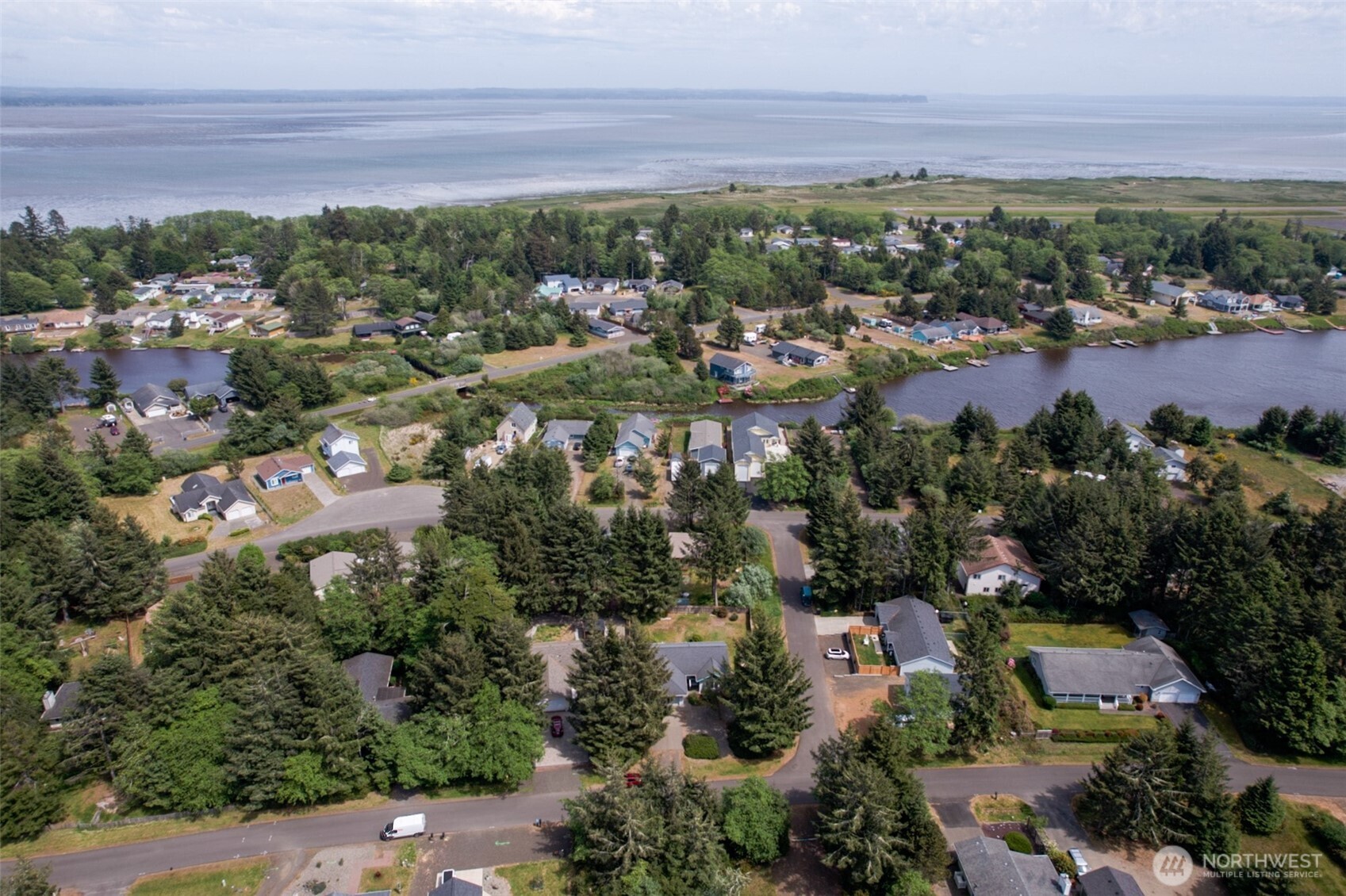 654 Woodland Loop NE Ocean Shores WA 98569