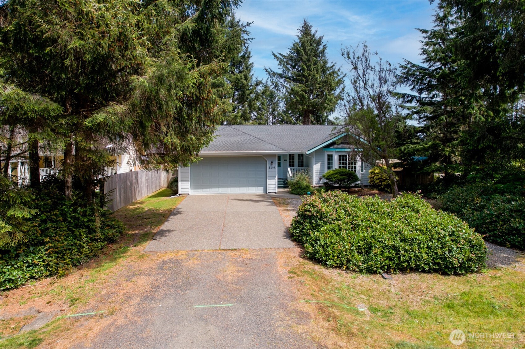 654 Woodland Loop NE Ocean Shores WA 98569