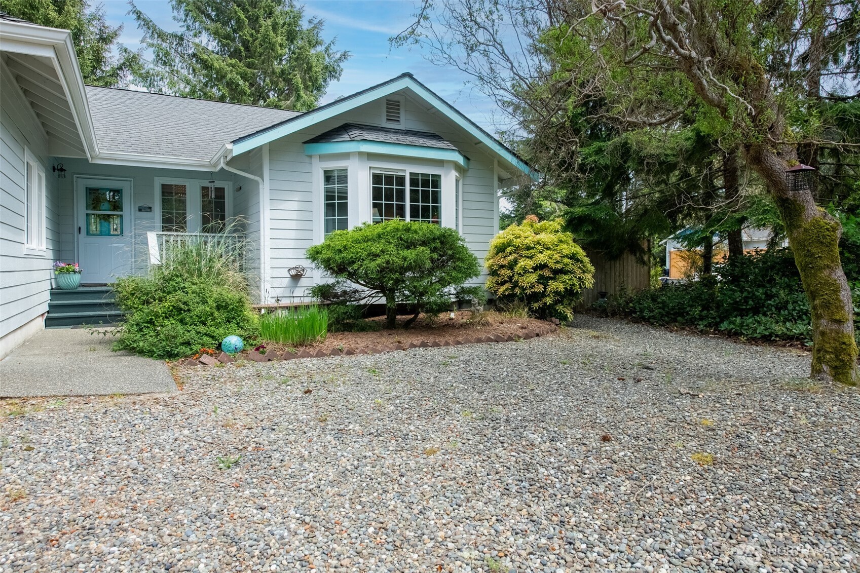 654 Woodland Loop NE Ocean Shores WA 98569