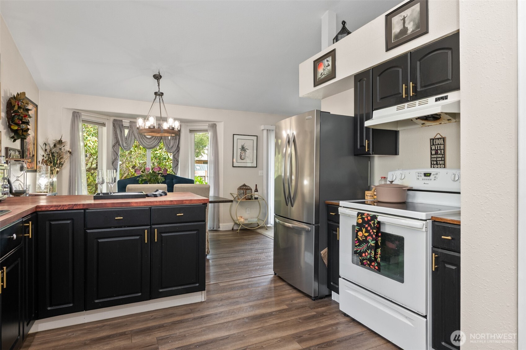654 Woodland Loop NE Ocean Shores WA 98569