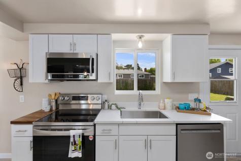 1320 Shirley Place Mount Vernon WA 98274