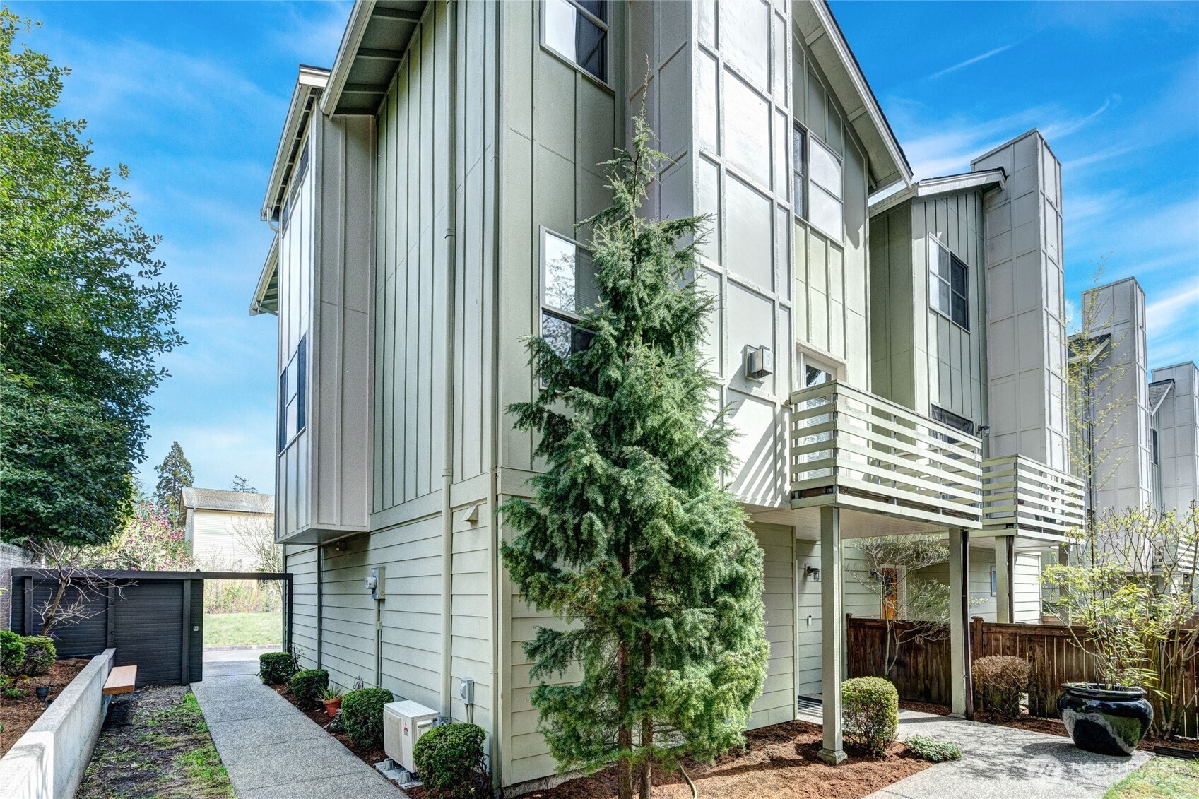 738 N 185th Street Shoreline WA 98133