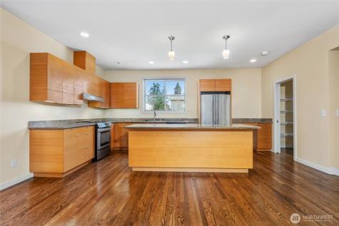 738 N 185th Street Shoreline WA 98133