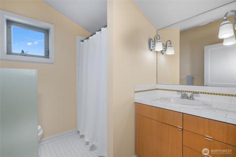 738 N 185th Street Shoreline WA 98133