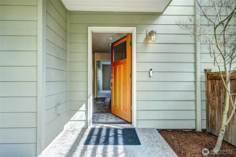 738 N 185th Street Shoreline WA 98133