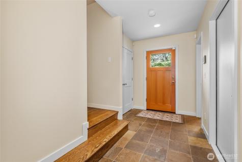 738 N 185th Street Shoreline WA 98133