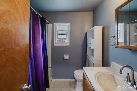 114 Kendall Street Port Orchard WA 98366