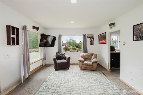 114 Kendall Street Port Orchard WA 98366