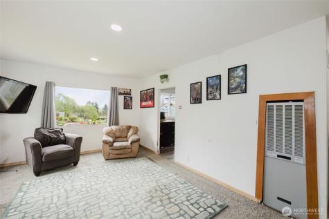 114 Kendall Street Port Orchard WA 98366