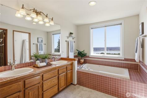 7966 Emery Boulevard NW Silverdale WA 98383