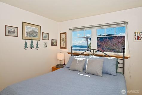 8451 40th Avenue SW Seattle WA 98136