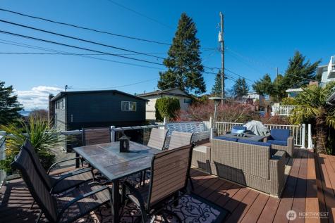 8451 40th Avenue SW Seattle WA 98136