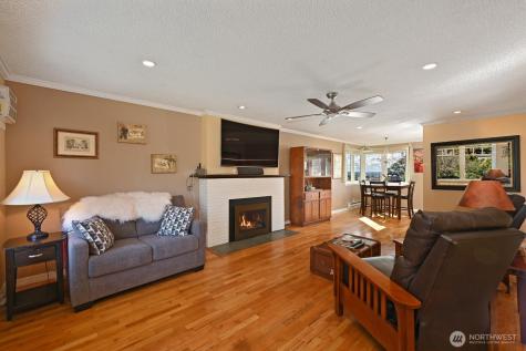 8451 40th Avenue SW Seattle WA 98136