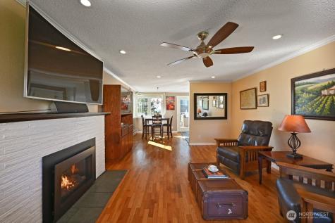 8451 40th Avenue SW Seattle WA 98136