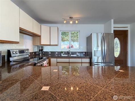 46 G Mukilteo Way Hat Island WA 98206