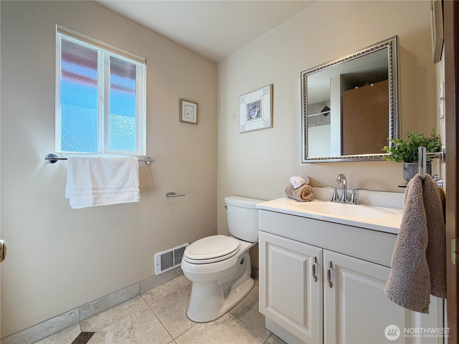 46 G Mukilteo Way Hat Island WA 98206