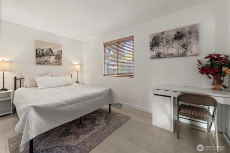 13405 SE 56th Place Bellevue WA 98006